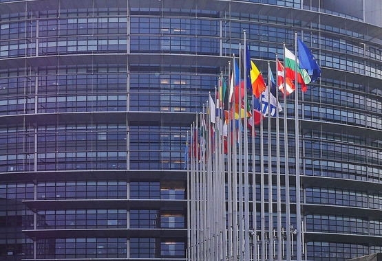 Szefowie państw i rządów Unii Europejskiej przyjęli pakiet działań na rzecz walki ze społeczno-gospodarczymi skutkami pandemii